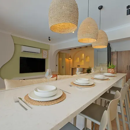 Mediterranean With Private Pool Vila