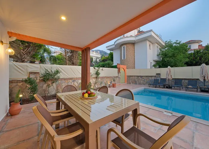 Mediterranean With Private Pool Vila