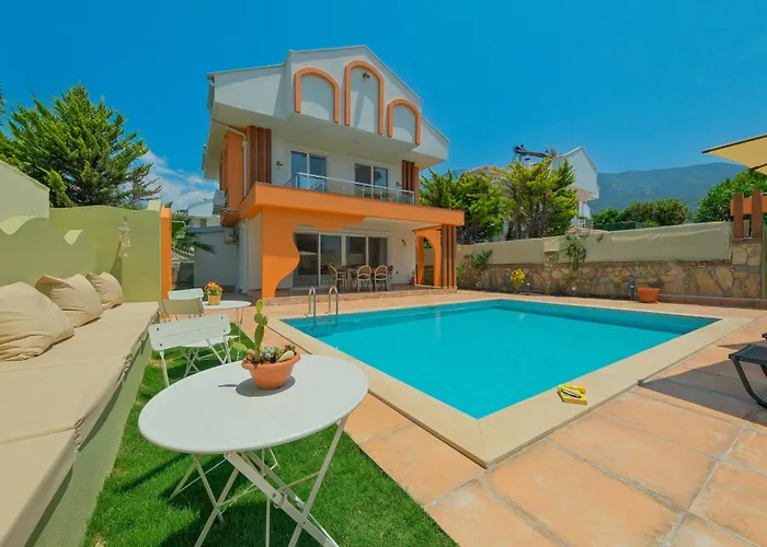 Mediterranean With Private Pool Вилла
