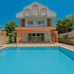 Villa Mediterranean With Private Pool *