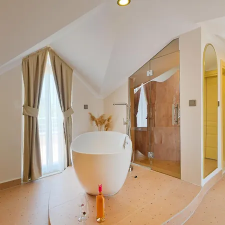 ヴィラ Mediterranean With Private Pool フェティエ