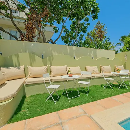 Mediterranean With Private Pool 빌라 *