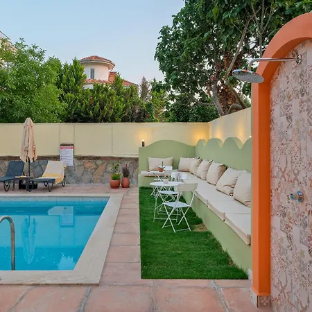Mediterranean With Private Pool 페티예