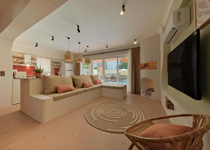 Mediterranean With Private Pool *